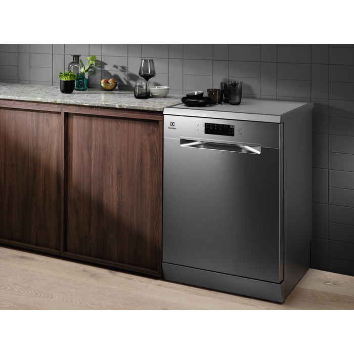 Electrolux - Mașină de spălat vase independentă - ESS47301SX