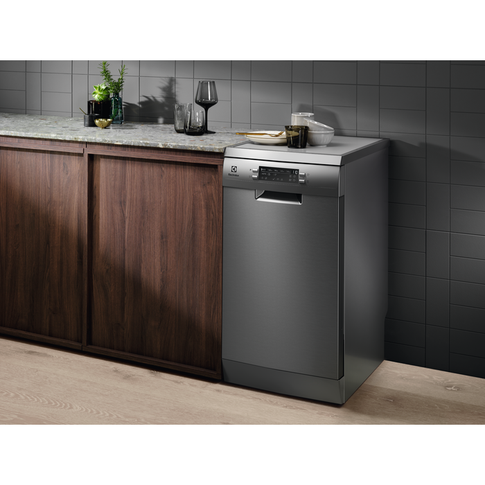 Electrolux - 45 cm dishwasher - ESS43210SX