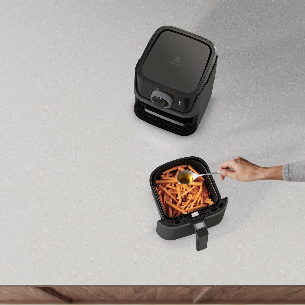 Electrolux - Friteuză cu aer cald - E5AF1-4GB