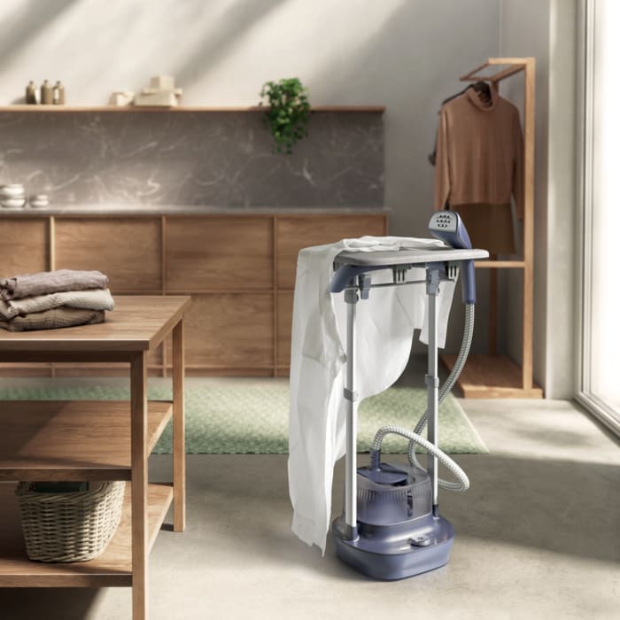 Electrolux - Aparat de călcat vertical cu abur - E7US1-4MN