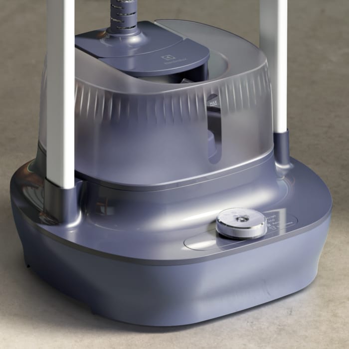 Electrolux - Aparat de călcat vertical cu abur - E7US1-4MN