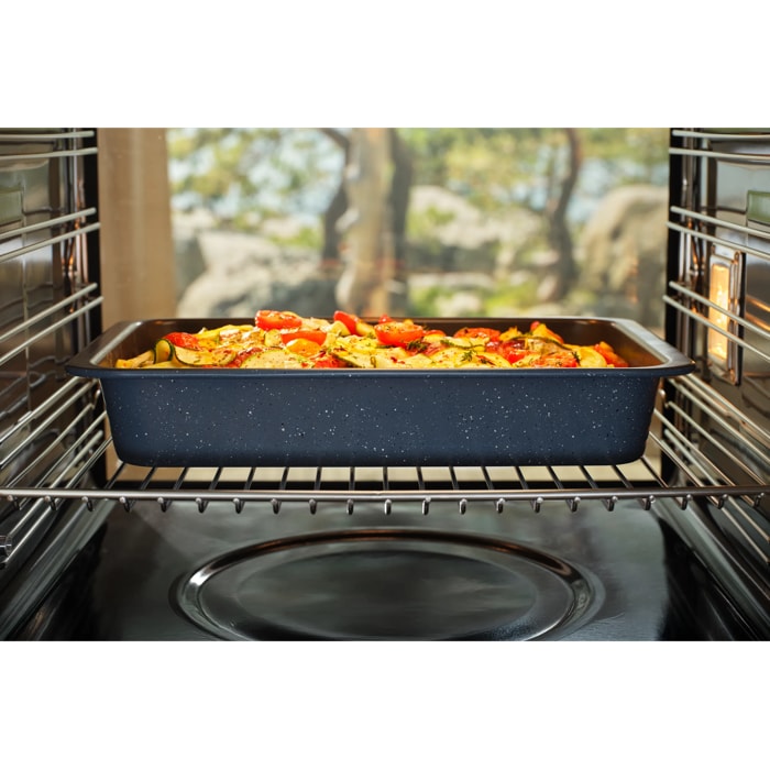 Product in the ocen cookign a vegetarian lasagna
