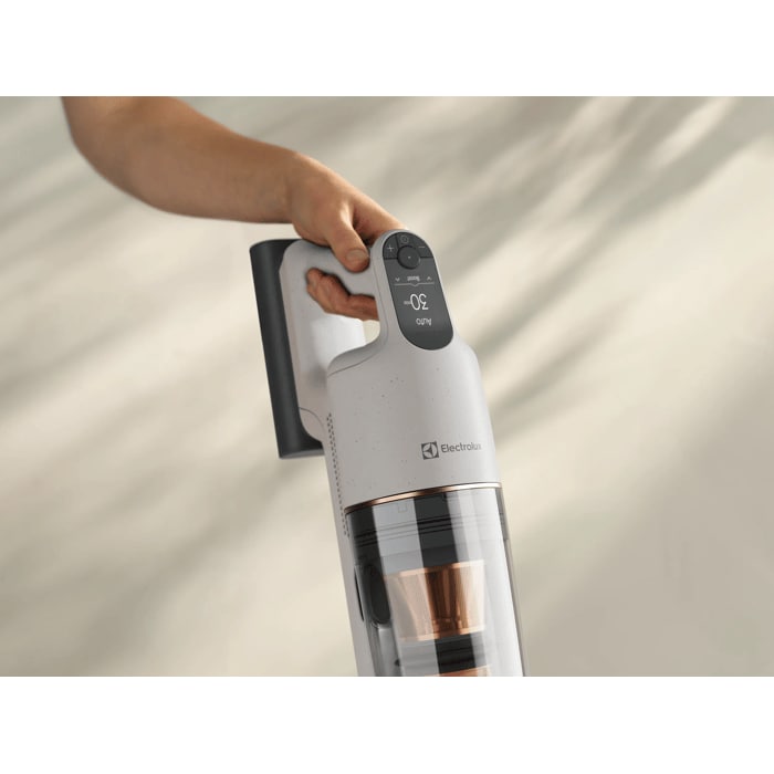  Improved pistol grip is intuitively designed for precise control