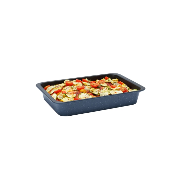 Product in use, tray fileld with pan pizza