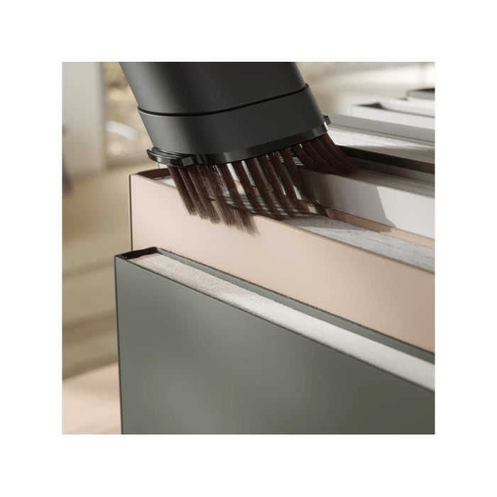 Soft bristles lift dust from everyday surfaces with ease