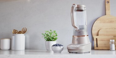 blender Explore 7 PISA Electrolux pe blat in bucatarie