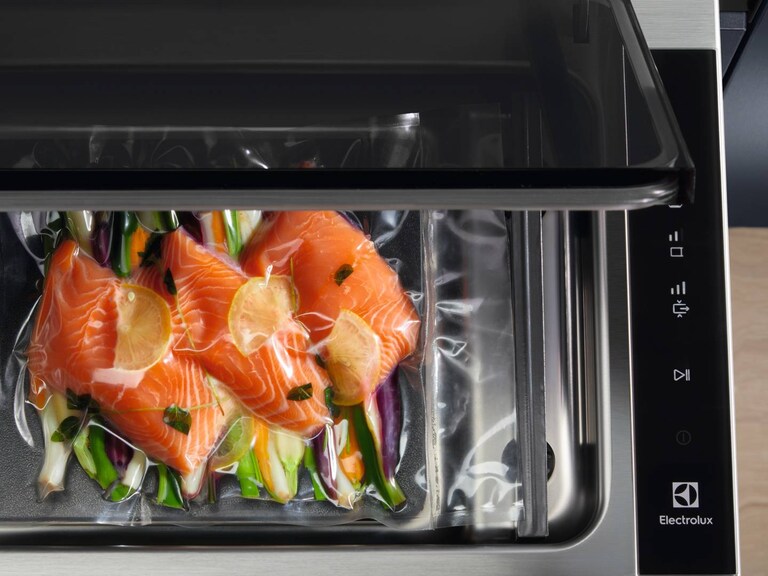 plita electrolux sensepro cu senzor de gatire