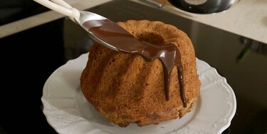 banana bread cu glazura de ciocolata neagra
